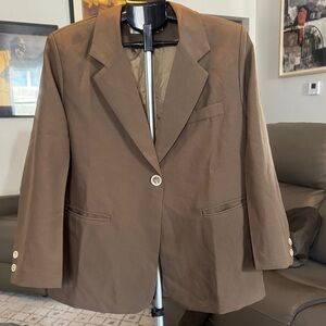 Sophisticated Single-Button Tailored Blazer in Mocha-runs very small